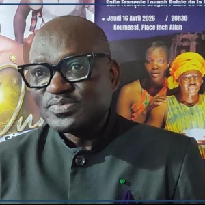 L'ambassadeur Paul Benoit Barka Sarr visite le stand du Sénégal au Masa