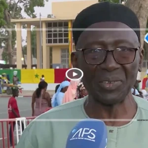 À Thiès : une foule en liesse accompagne la retraite au flambeau