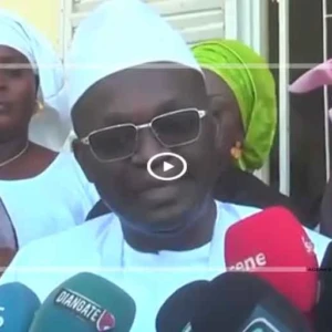 Le maire de Notto Diobass, Alioune Sarr, a effectué samedi une visite de courtoisie auprès du khalife général des mourides