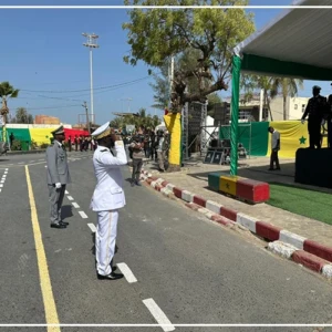 Saint-Louis : le gouverneur Al Hassan Sall procède à la revue des troupes 