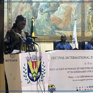 Bakary Sarr invite les acteurs du livre à bâtir une littérature ouverte sur le monde