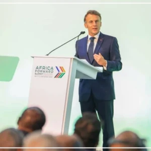 A Nairobi, Emmanuel Macron appelle l'Afrique et la France à ''regarder devant’’