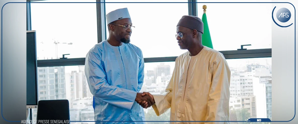Passation de service effective entre Ousmane Sonko et Ahmadou Al Aminou Lo
