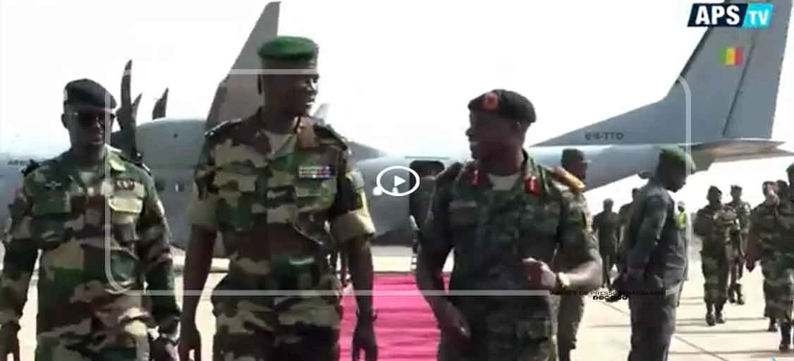 Gambie : le CEMGA Oumar Wade au contact des troupes sénégalaises