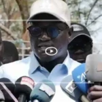 Mbour : le Dg de la SN-HLM équipe les commerçants du marché en matériel de nettoiement ...