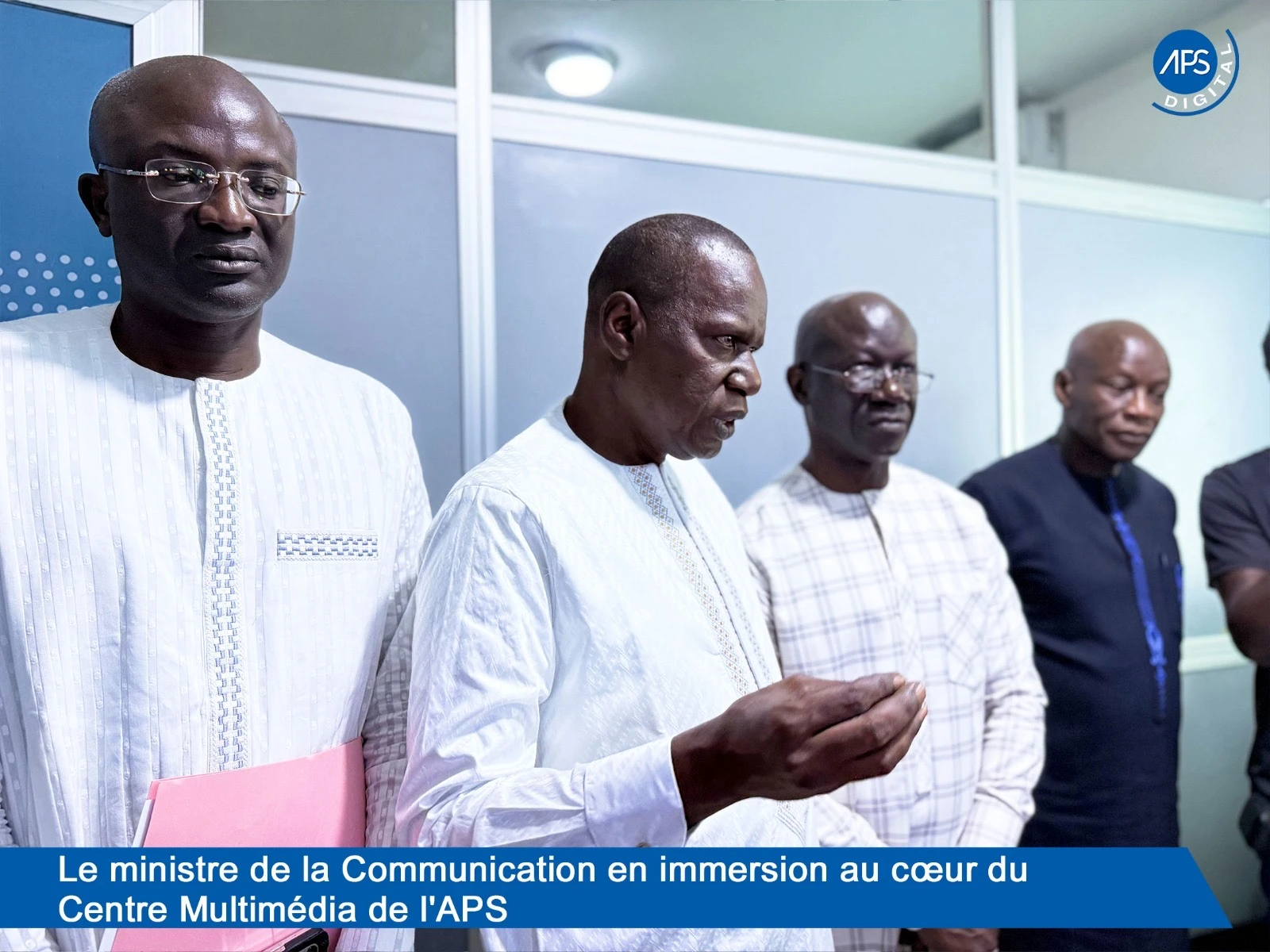 Le ministre de la Communication en immersion au cœur du Centre Multimédia de l'APS