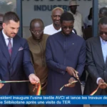 Le président inaugure l'usine textile AVCI et lance les travaux de la gare de Sébikotane après une visite du TER