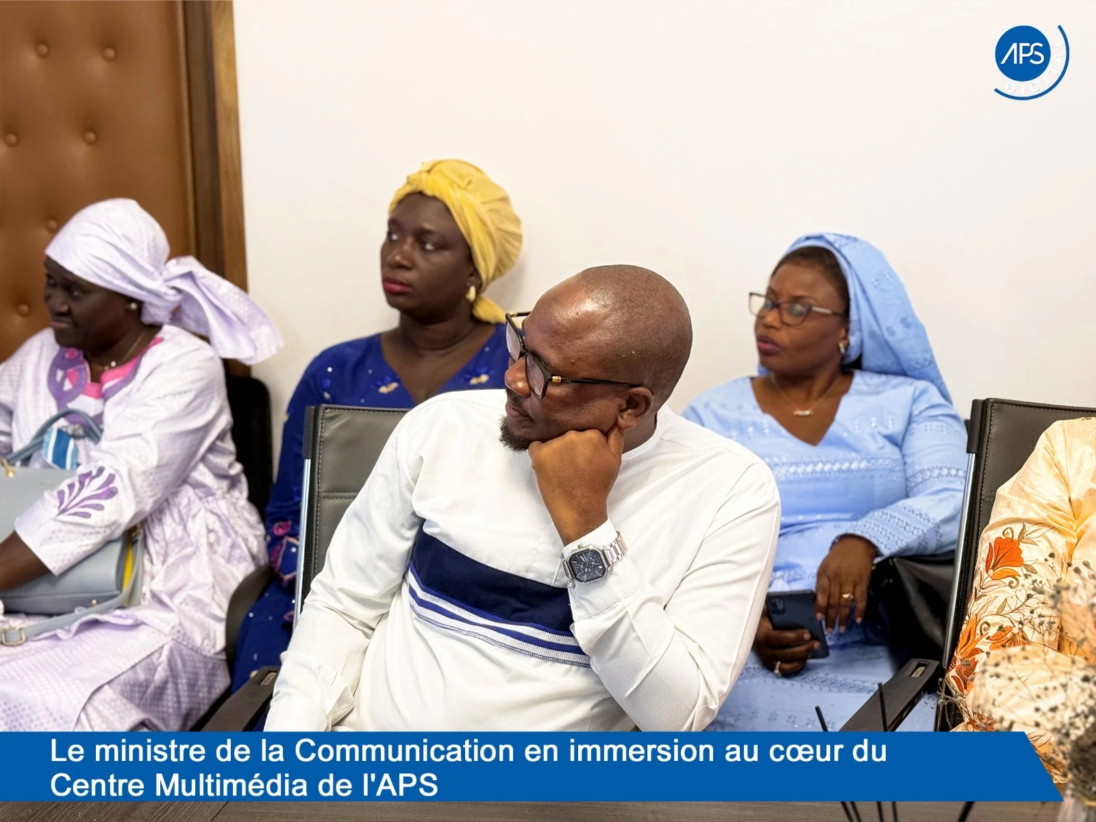 Le ministre de la Communication en immersion au cœur du Centre Multimédia de l'APS