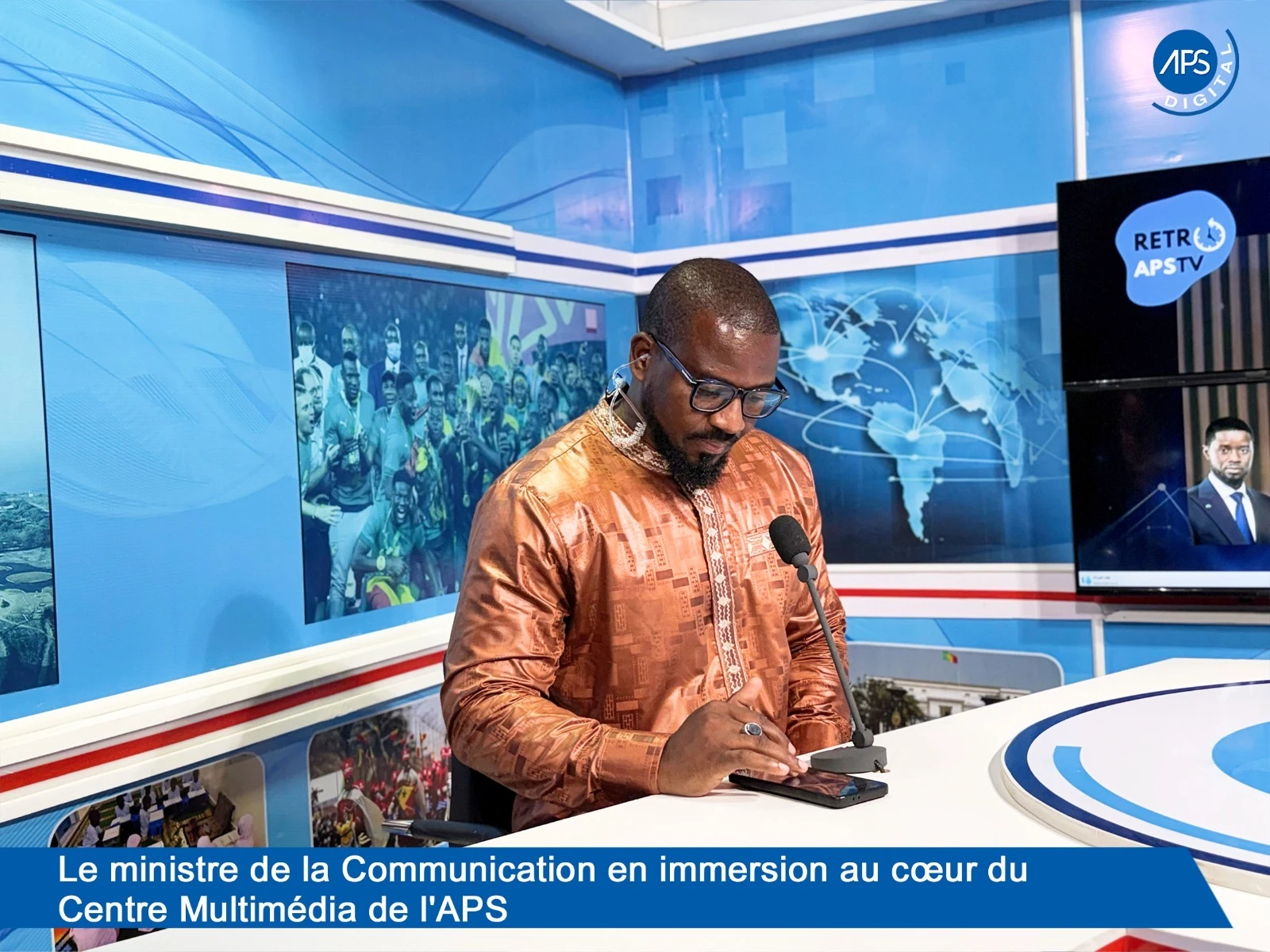 Le ministre de la Communication en immersion au cœur du Centre Multimédia de l'APS