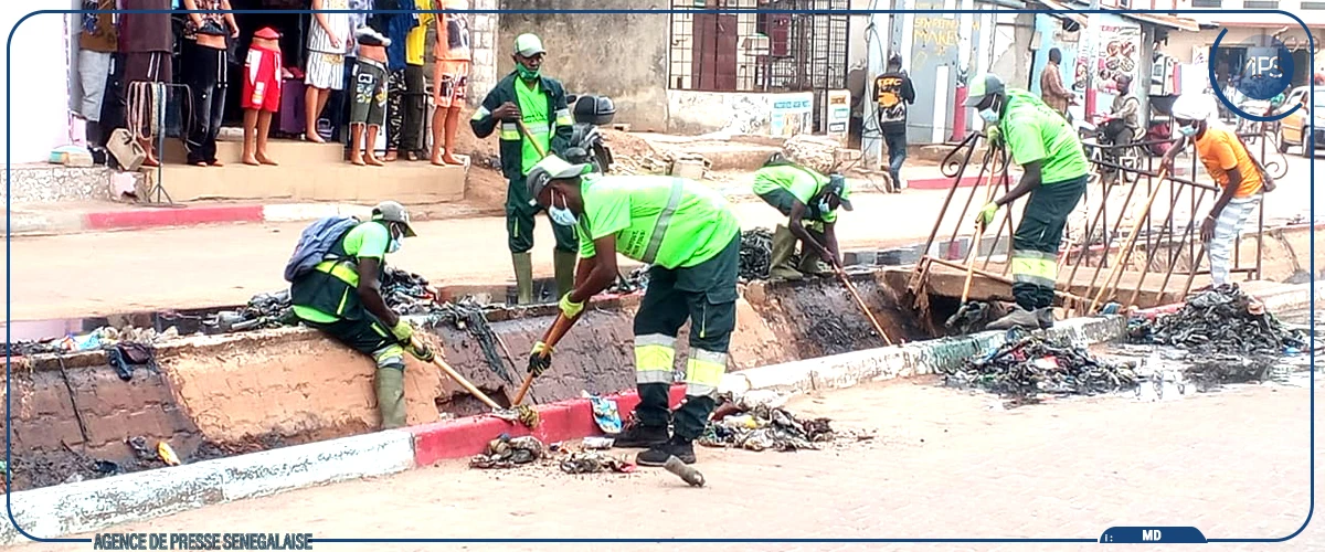 Ziguinchor: la SONAGED intensifie le curage des caniveaux pour prévenir les inondations