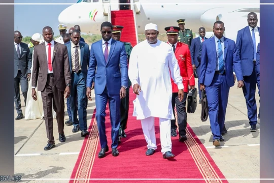 Adama Barrow à Dakar pour prendre part au Conseil présidentiel sénégalao-gambien