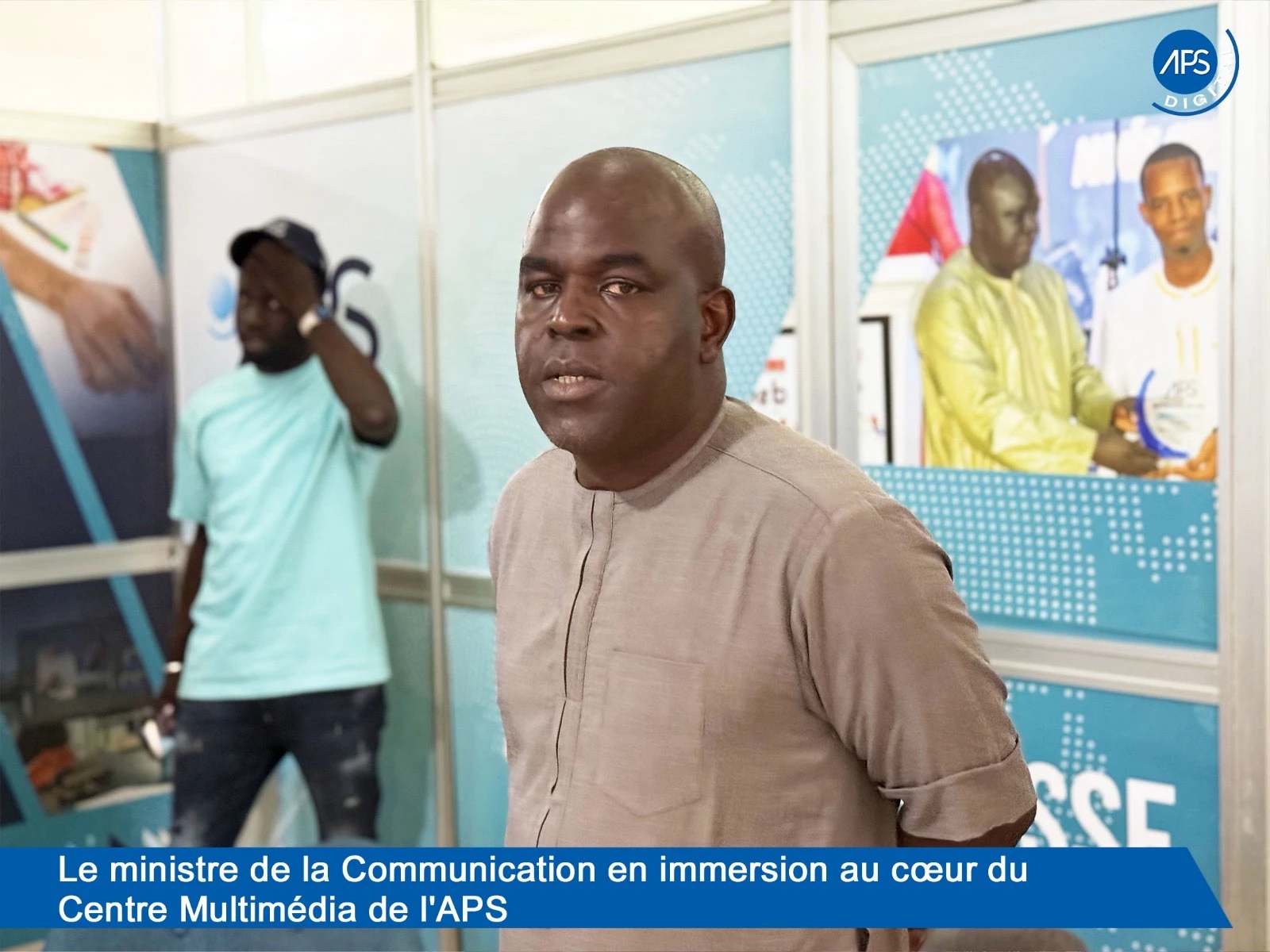 Le ministre de la Communication en immersion au cœur du Centre Multimédia de l'APS