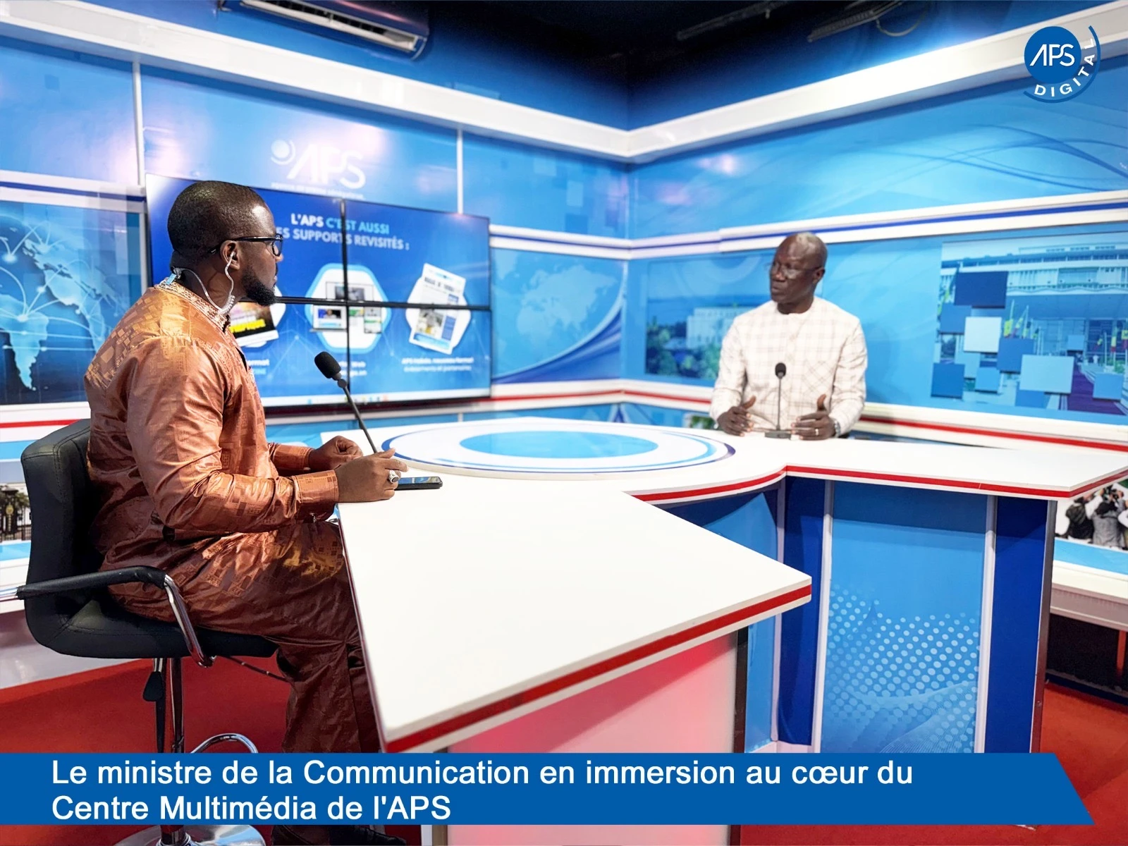 Le ministre de la Communication en immersion au cœur du Centre Multimédia de l'APS