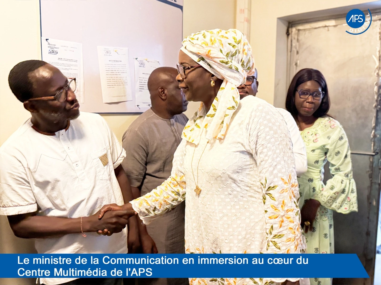 Le ministre de la Communication en immersion au cœur du Centre Multimédia de l'APS