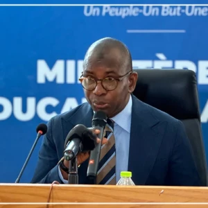 BFEM et Baccalauréat : le ministre rappelle l’interdiction de téléphones portables et de montres connectées dans les centres d'examen