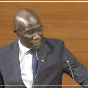 Révision constitutionnelle : le gouvernement alerte sur une remise en cause des équilibres institutionnels