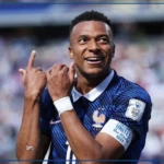 Mbappé entre dans l'histoire et prend la tête du classement des buteurs