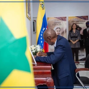 Cheikh Niang à l'ambassade du Venezuela pour présenter les condoléances du Sénégal suite aux séismes du 24 juin