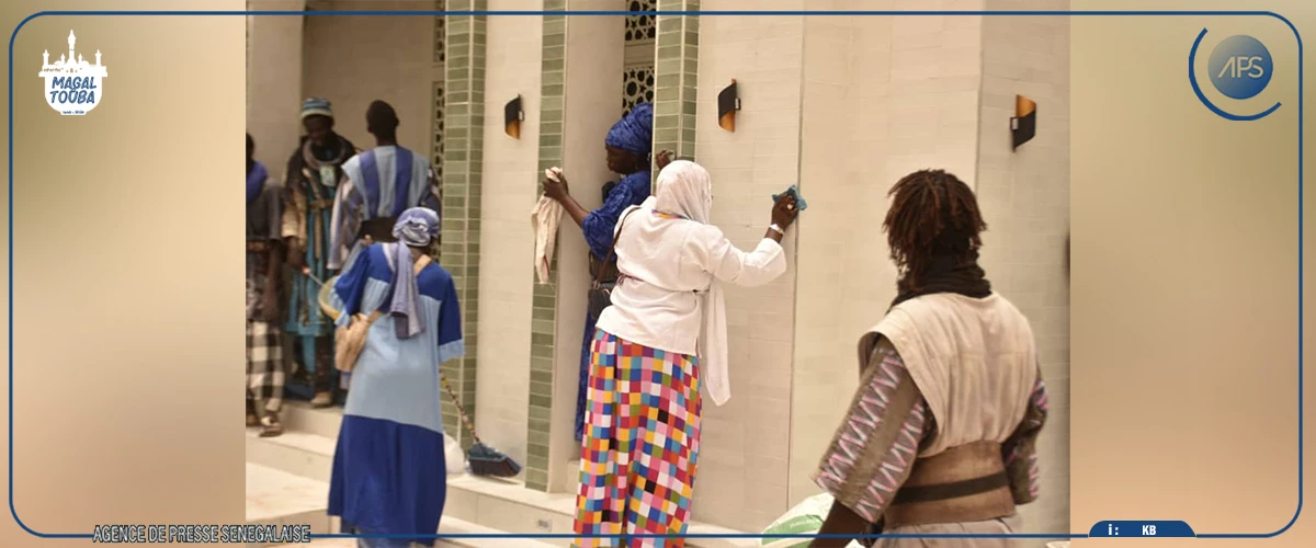 A Touba, "Baye Fall" et "Yaye Fall" perpétuent le "khidma", pilier de la tradition mouride