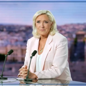 France : Marine Le Pen dit être candidate à l’élection présidentielle de 2027