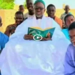 La charge spirituelle de la famille de Serigne Saliou Mbacké revient à Serigne Bassirou Mbacké.