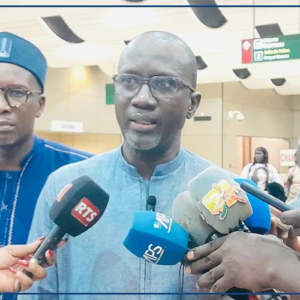 Soixante Sénégalais rapatriés d'Afrique du Sud accueillis à l'aéroport de Dakar