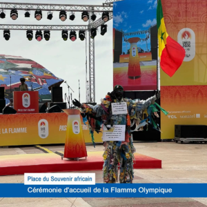 Place du Souvenir africain : Cérémonie d'accueil de la Flamme Olympique 