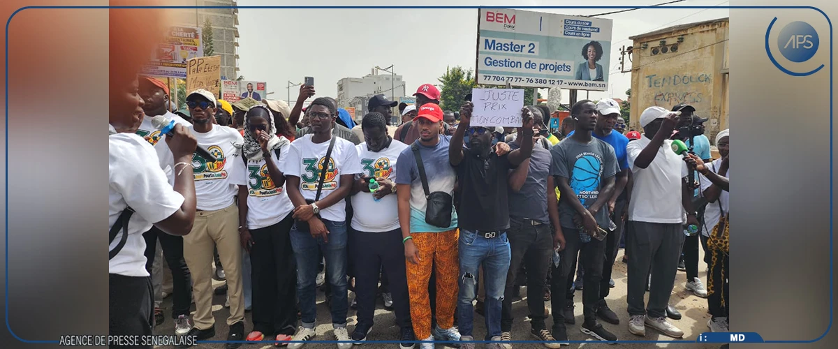 Contre la vie chère, des Sénégalais marchent dans les rues de Dakar