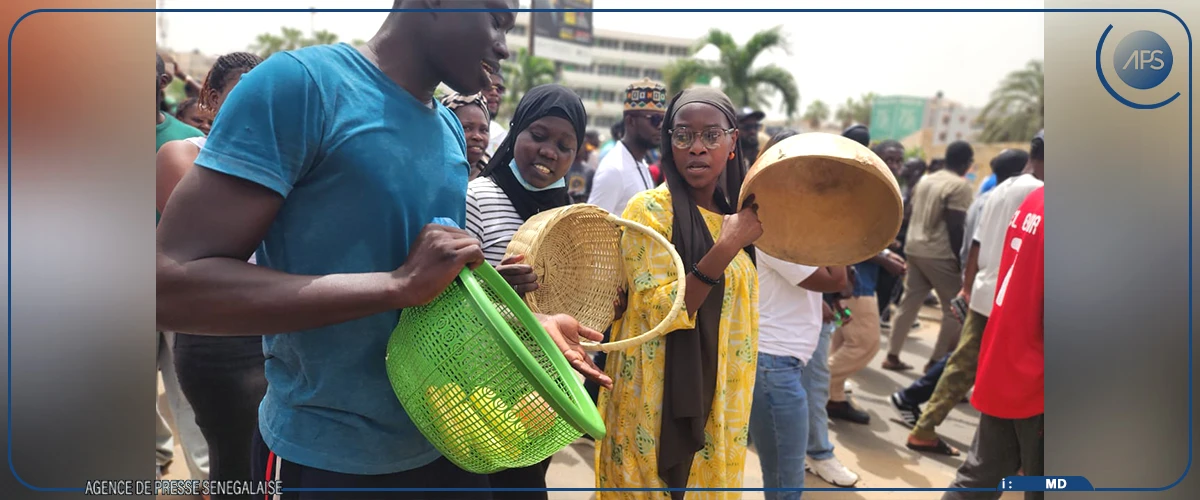 Contre la vie chère, des Sénégalais marchent dans les rues de Dakar