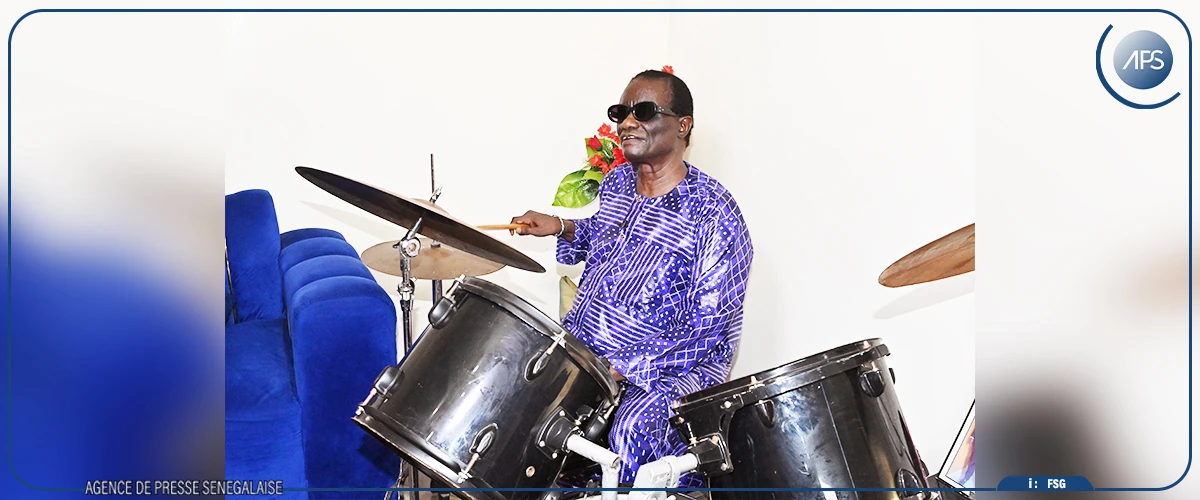 Pape Niang va sortir son 4e album “Jamm”, vingt-six ans après le dernier