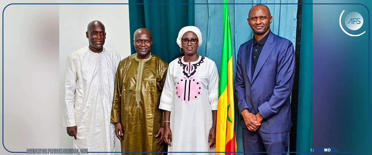 La ministre des Sports Djiréye Clotilde Coly reçoit le nouveau sélectionneur Patrick Vieira