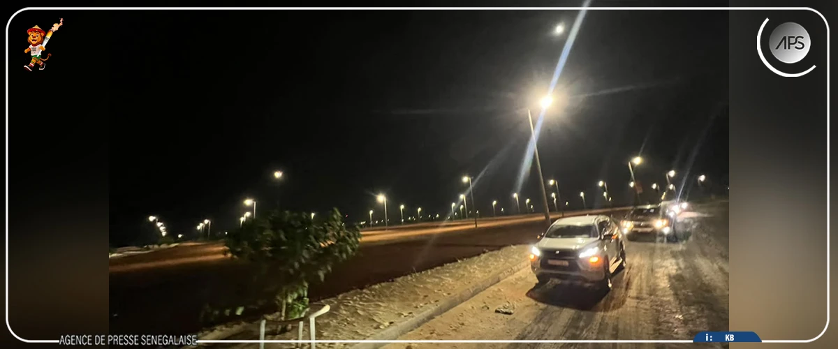 JOJ : 1 200 lampadaires solaires installés à Saly et Diamniadio pour 1,5 milliard de francs