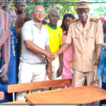 Distribution de 550 tables-bancs à des écoles du département de Bignona