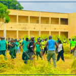A Bakel, le CCJ initie une opération de désherbage du lycée Waoundé Ndiaye 