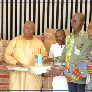 Bandafassi : des fournitures scolaires à des écoles de l'élémentaire et du préscolaire