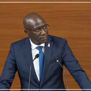 Crédits spéciaux : la proposition de loi comporte un risque de vide juridique, selon le ministre de la Justice