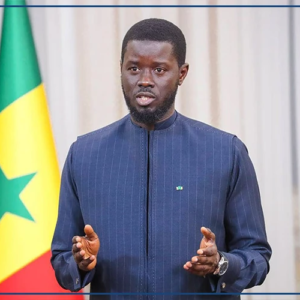 ‎JOJ 2026 : Bassirou Diomaye Faye remet le drapeau national à la délégation sénégalaise, samedi