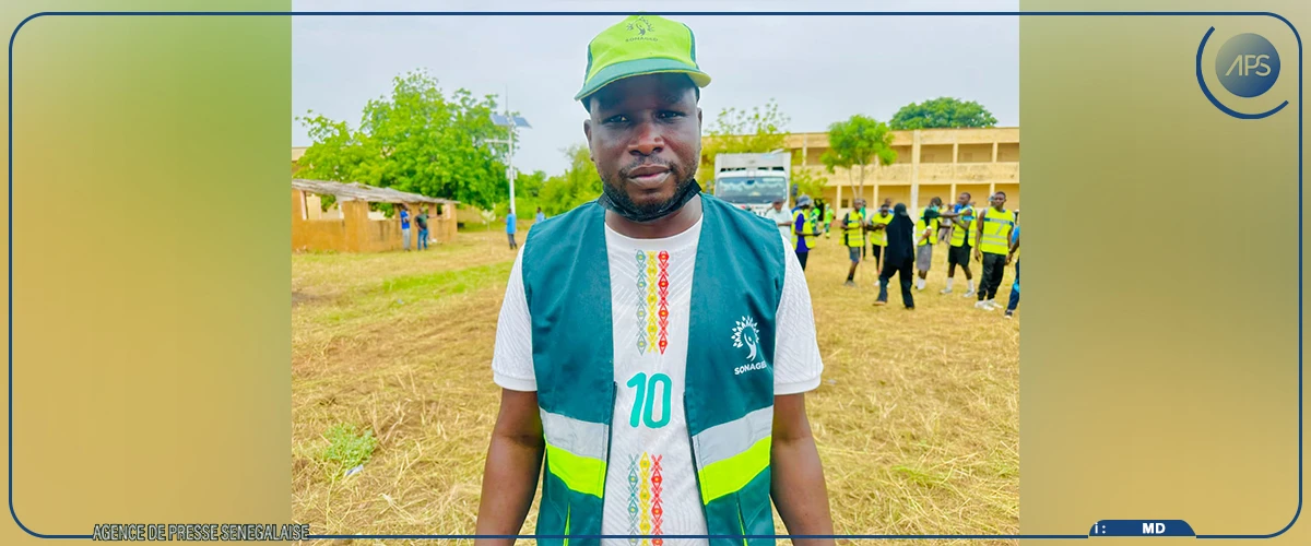 A Bakel, le CCJ initie une opération de désherbage du lycée Waoundé Ndiaye 